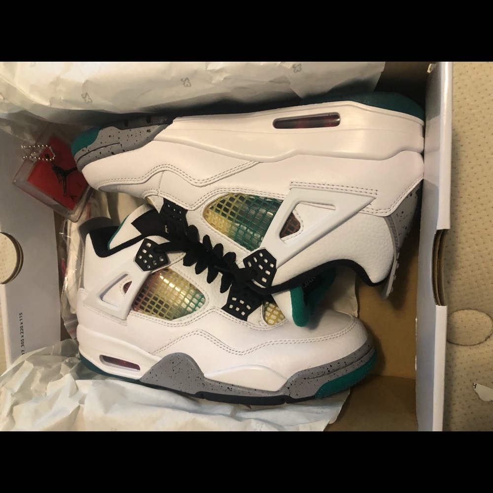 New Women Jordan’s retros - Picture 3 of 13